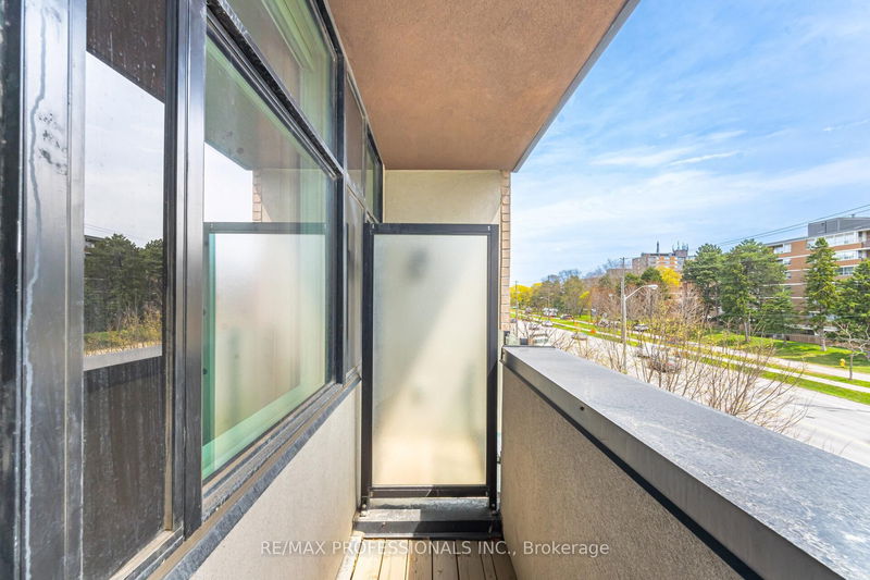 Preview image for 31 Pony Farm Dr, Toronto