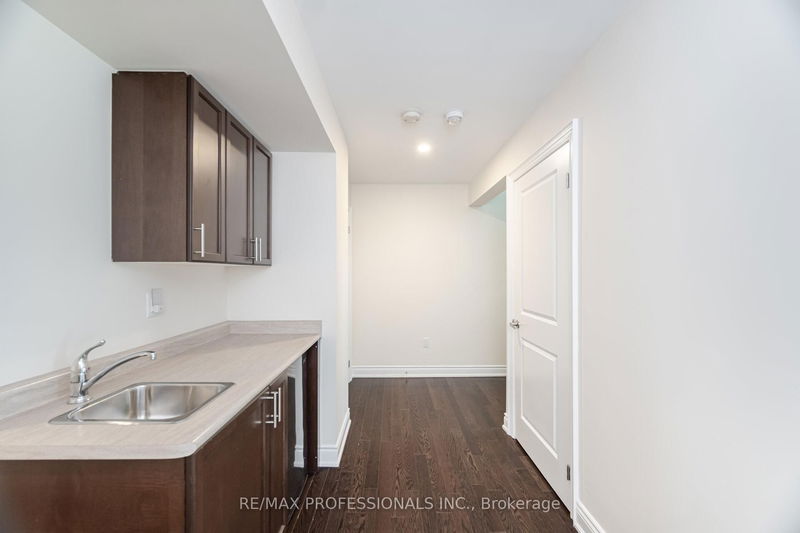 Preview image for 31 Pony Farm Dr, Toronto