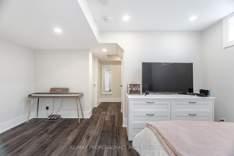Preview image for 31 Pony Farm Dr, Toronto