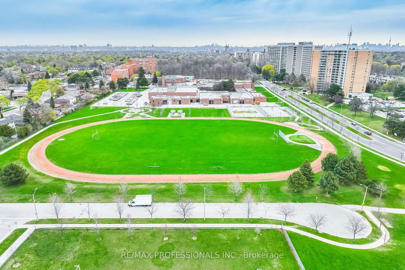 Preview image for 31 Pony Farm Dr, Toronto