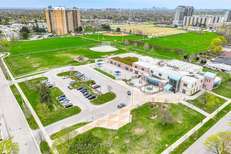 Preview image for 31 Pony Farm Dr, Toronto