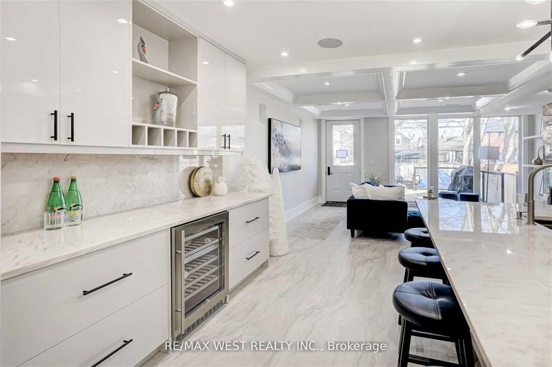 Preview image for 94 Lake Cres, Toronto