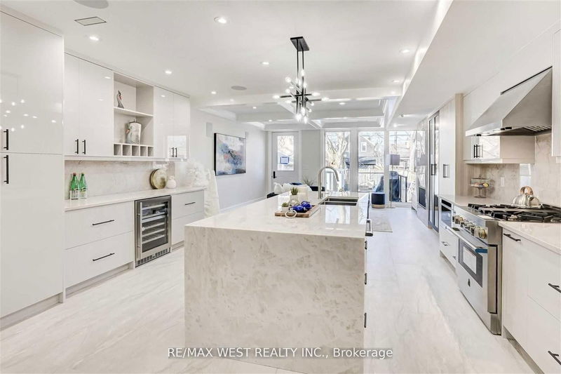 Preview image for 94 Lake Cres, Toronto