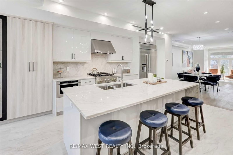 Preview image for 94 Lake Cres, Toronto