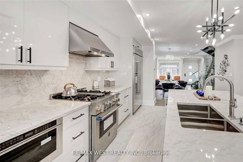 Preview image for 94 Lake Cres, Toronto