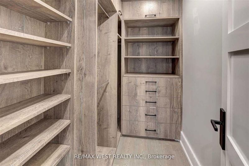 Preview image for 94 Lake Cres, Toronto