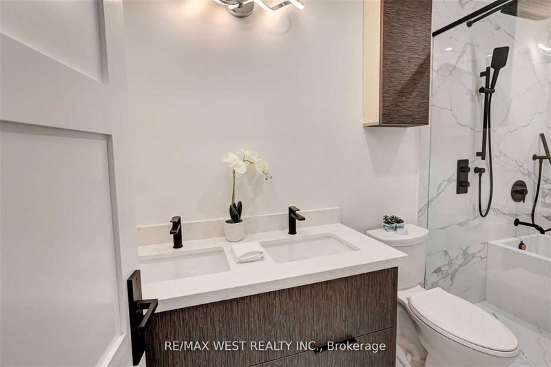 Preview image for 94 Lake Cres, Toronto