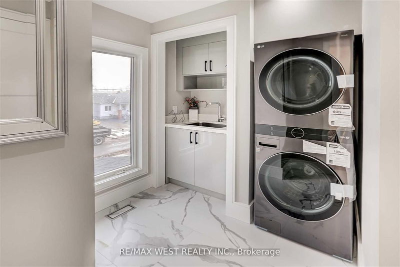 Preview image for 94 Lake Cres, Toronto
