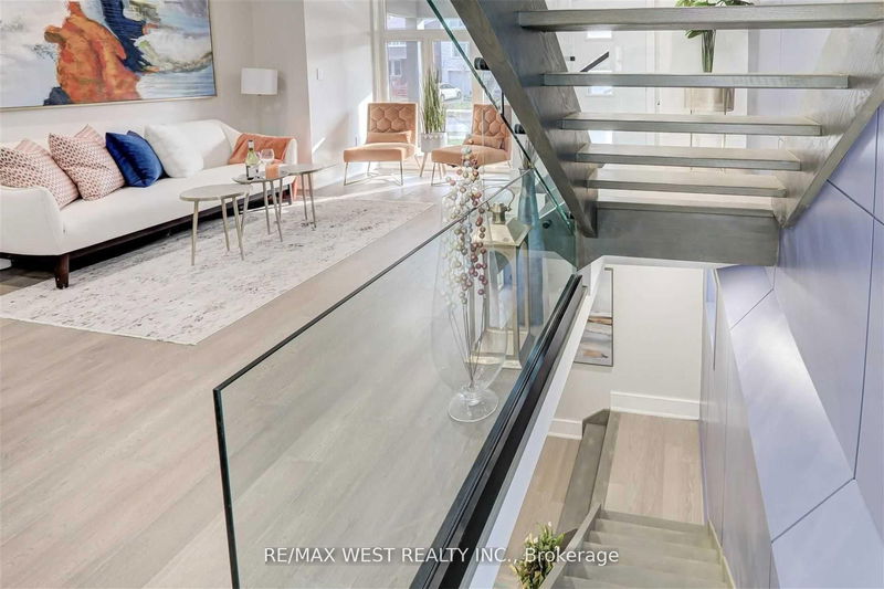 Preview image for 94 Lake Cres, Toronto