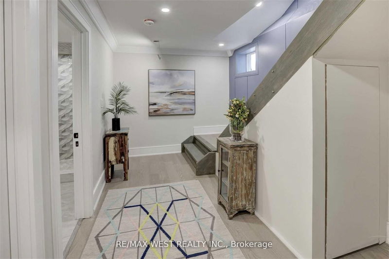 Preview image for 94 Lake Cres, Toronto
