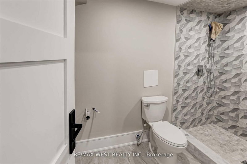 Preview image for 94 Lake Cres, Toronto