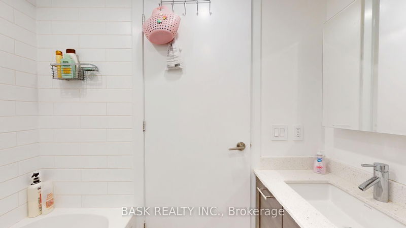 Preview image for 2220 Lake Shore Blvd W #406, Toronto