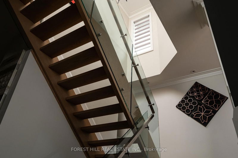 Preview image for 32 Algoma St, Toronto