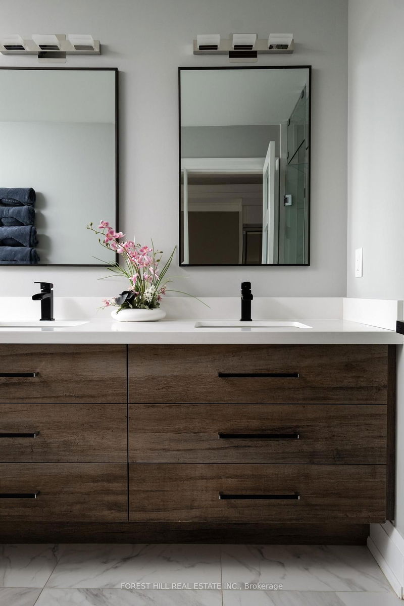Preview image for 32 Algoma St, Toronto