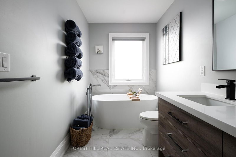 Preview image for 32 Algoma St, Toronto