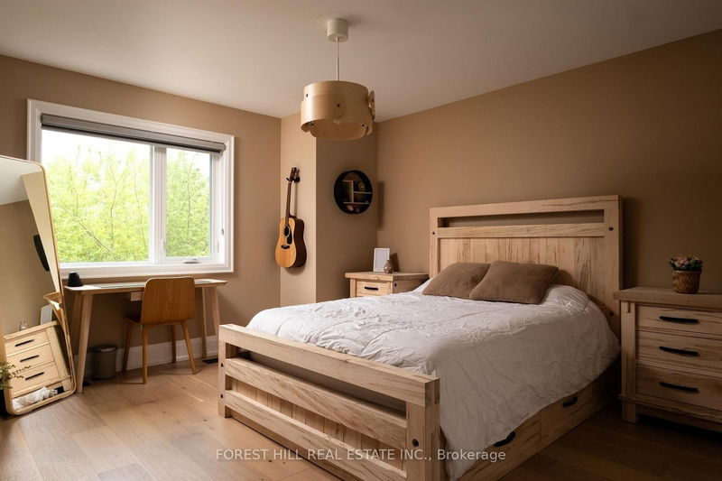 Preview image for 32 Algoma St, Toronto