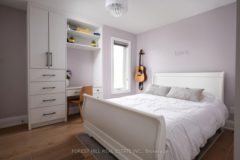 Preview image for 32 Algoma St, Toronto