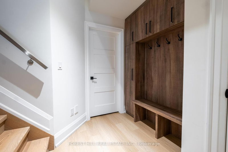 Preview image for 32 Algoma St, Toronto