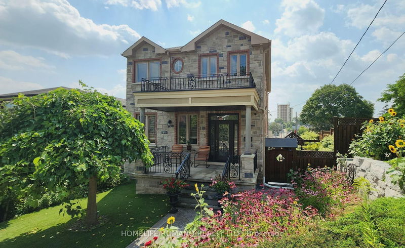 Preview image for 566 Mcroberts Ave, Toronto