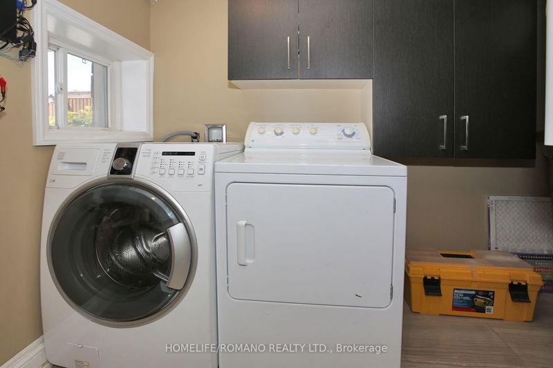 Preview image for 566 Mcroberts Ave, Toronto