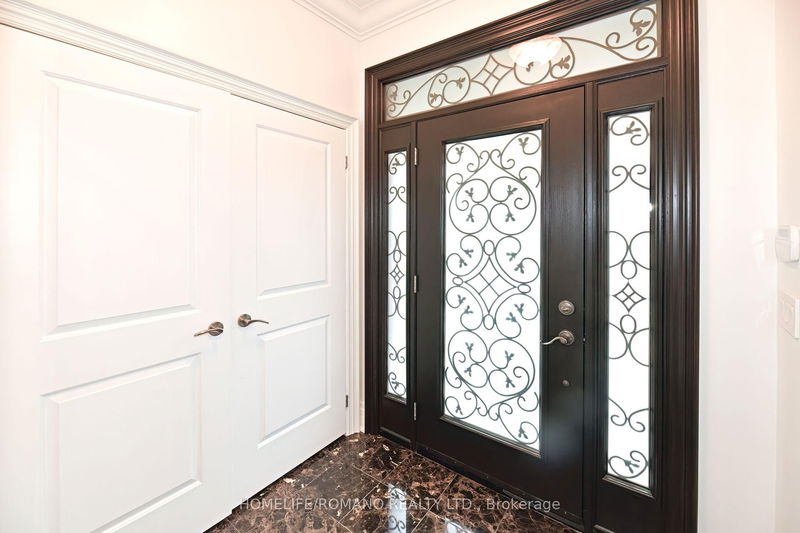 Preview image for 566 Mcroberts Ave, Toronto