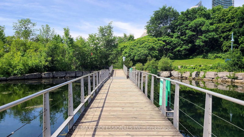 Preview image for 33 Shore Breeze Dr W #1901, Toronto