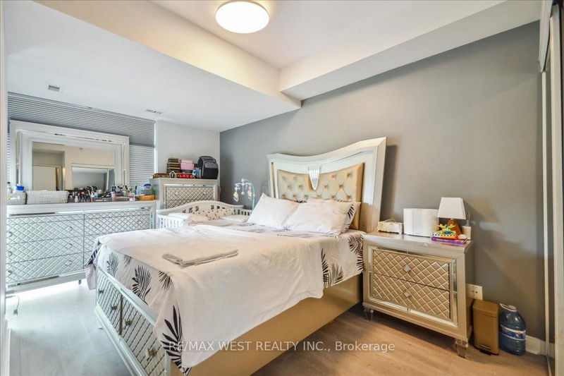 Preview image for 760 The Queens Way #212, Toronto