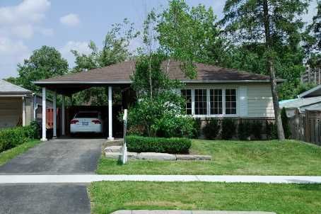 Preview image for 8 Bloomington Cres, Toronto