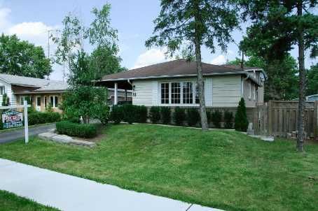 Preview image for 8 Bloomington Cres, Toronto