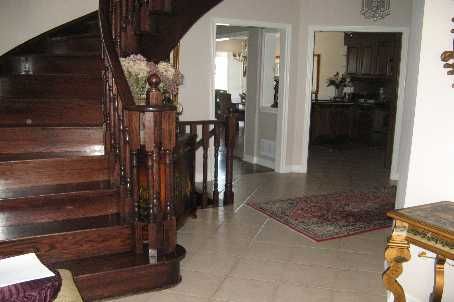 Preview image for 792 Knotty Pine Grve, Mississauga