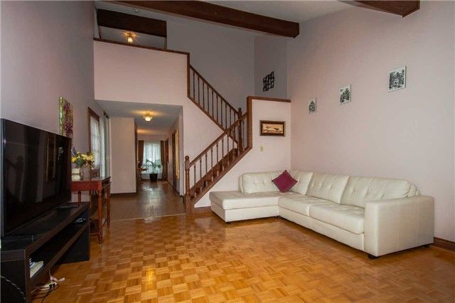 Preview image for 16 Newington Cres, Toronto