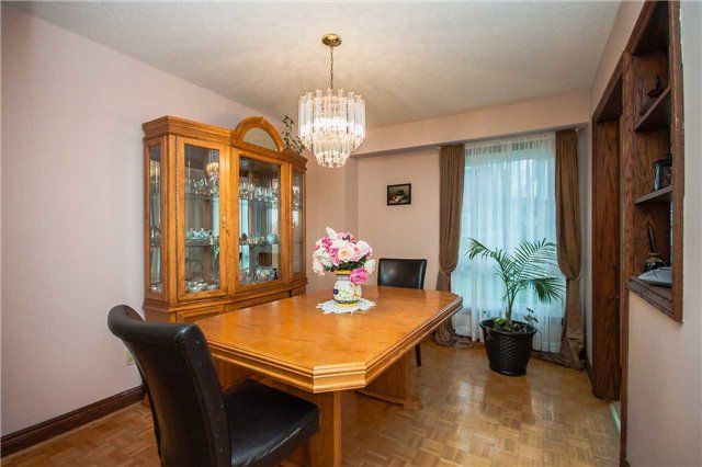 Preview image for 16 Newington Cres, Toronto