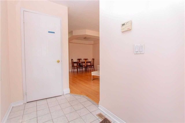 Preview image for 76 Fern Valley Cres, Brampton