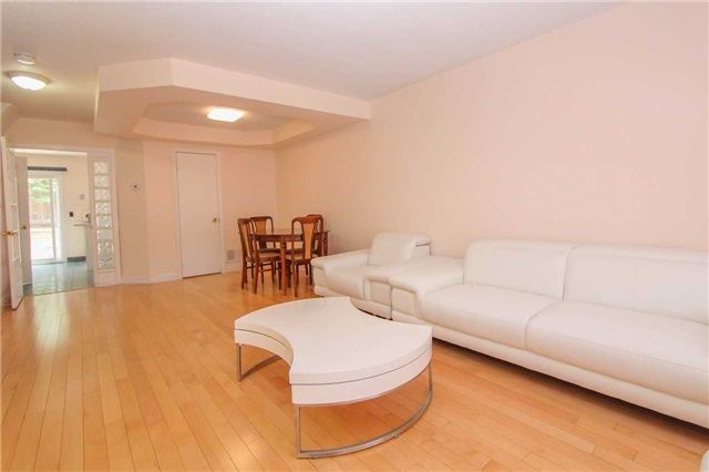 Preview image for 76 Fern Valley Cres, Brampton
