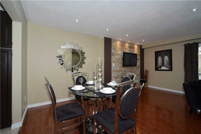 Preview image for 433 Silverstone Dr #32, Toronto