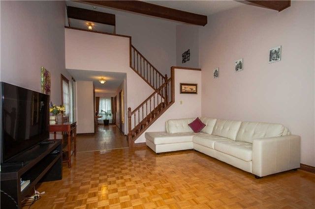 Preview image for 16 Newington Cres, Toronto