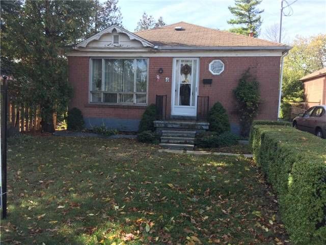 Preview image for 4 Treeview Dr, Toronto