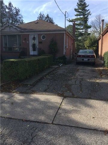 Preview image for 4 Treeview Dr, Toronto