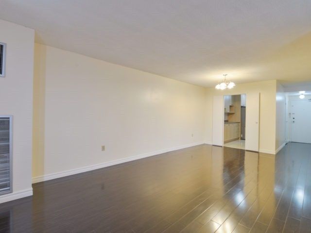 Preview image for 40 Panorama Crt #808, Toronto