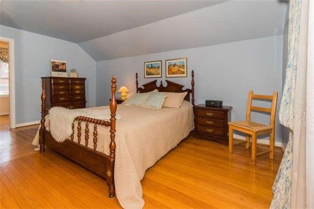 Preview image for 34 Queen's Dr, Toronto