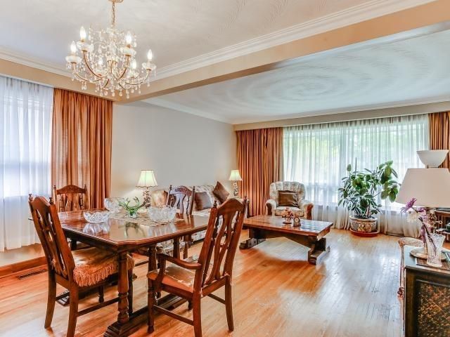 Preview image for 49 Ashbourne Dr, Toronto