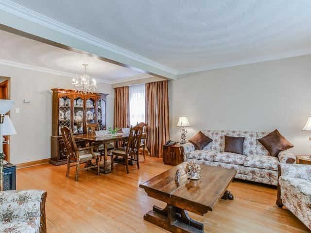 Preview image for 49 Ashbourne Dr, Toronto