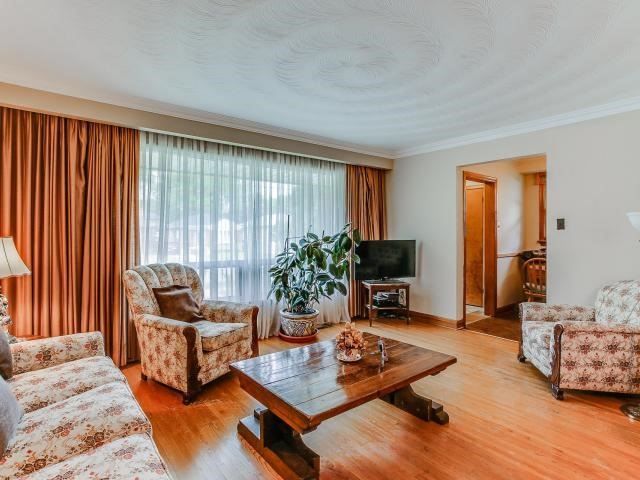 Preview image for 49 Ashbourne Dr, Toronto
