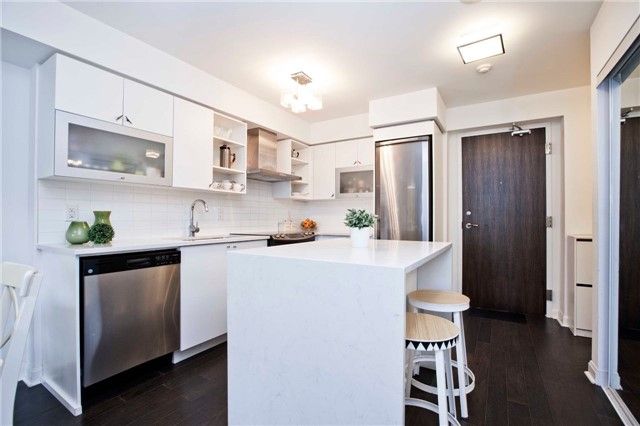Preview image for 1 Michael Power Pl #811, Toronto
