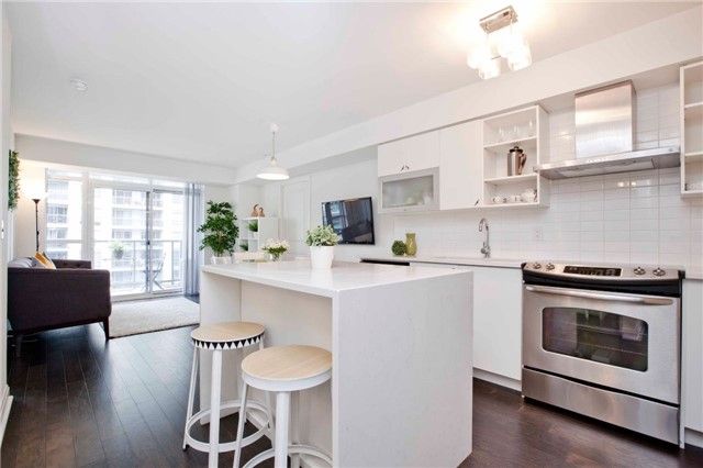 Preview image for 1 Michael Power Pl #811, Toronto