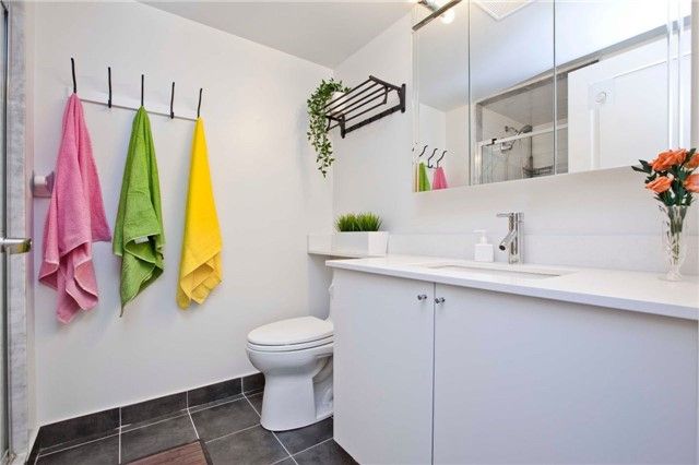 Preview image for 1 Michael Power Pl #811, Toronto