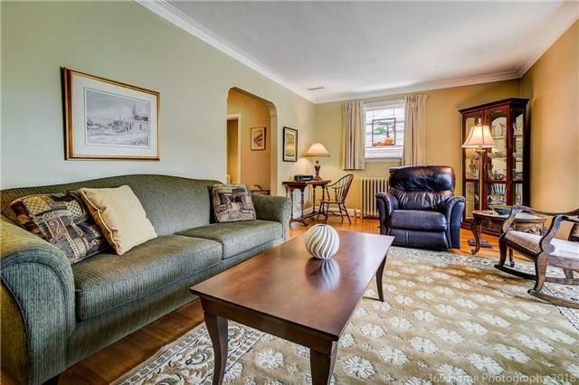 Preview image for 28 Glenaden Ave E, Toronto