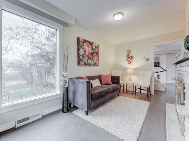 Preview image for 208 Lake Promenade, Toronto