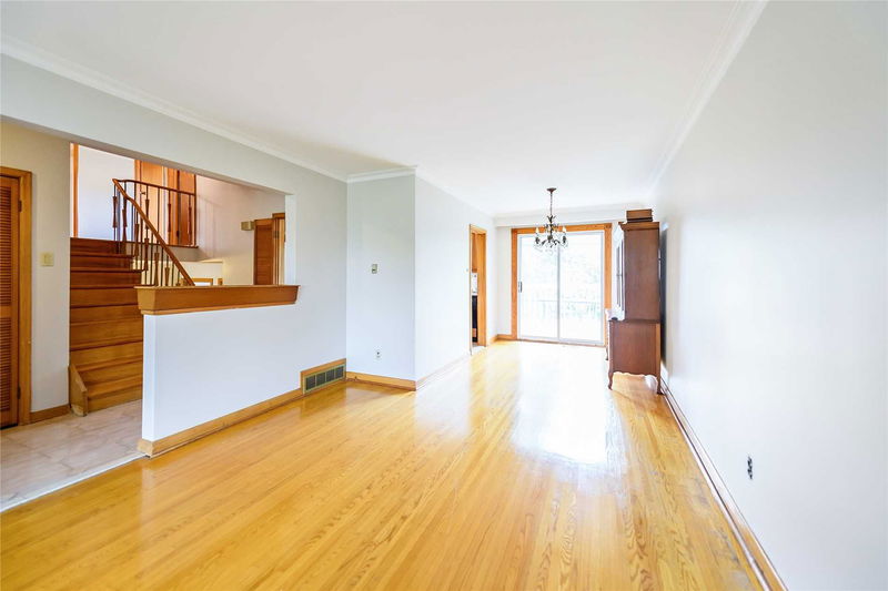 Preview image for 35 Troutbrooke Dr, Toronto