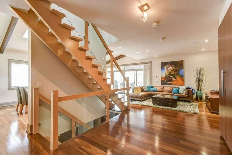 Preview image for 9 Farningham Cres, Toronto